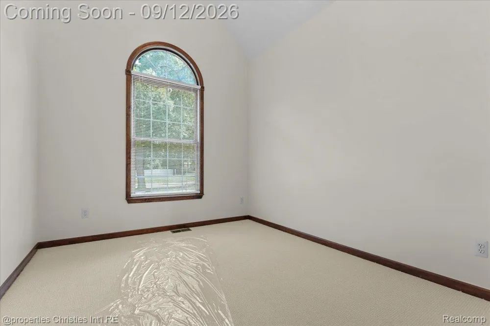 1143 Brewster Road Rochester Hills City, MI 48306