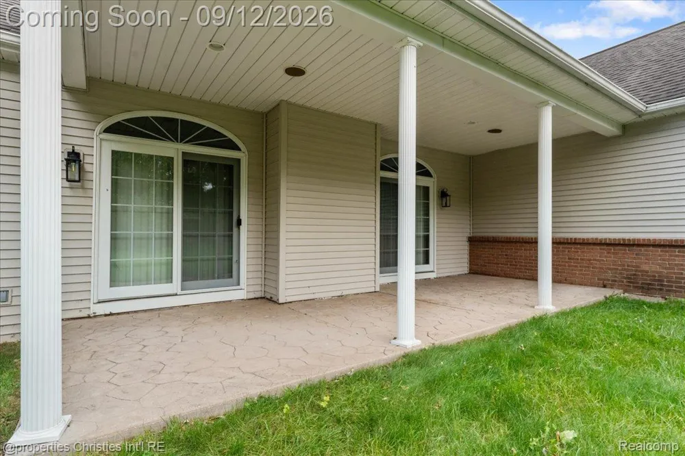 1143 Brewster Road Rochester Hills City, MI 48306