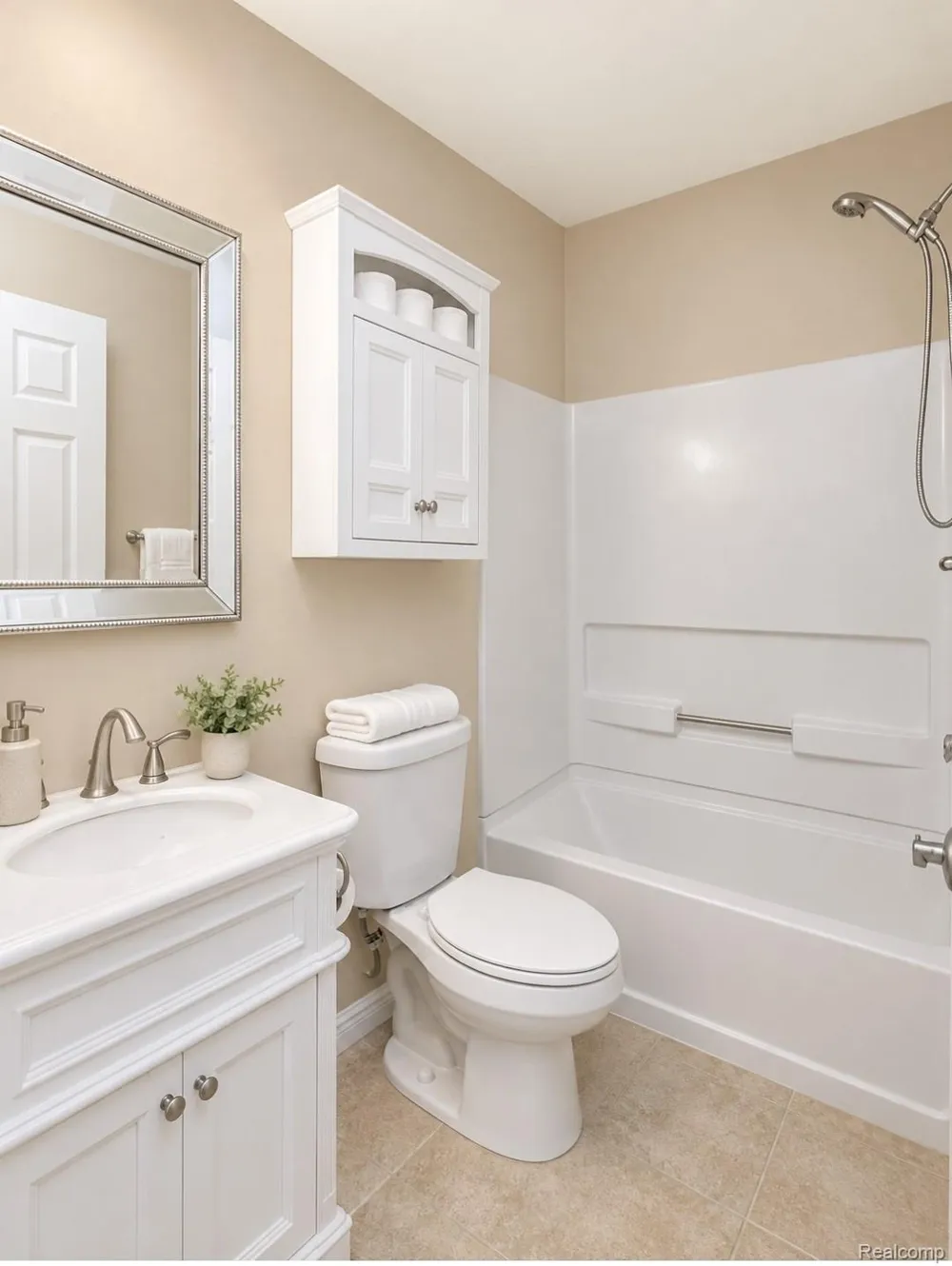 164 Park Green Drive Lake Orion Village, MI 48362