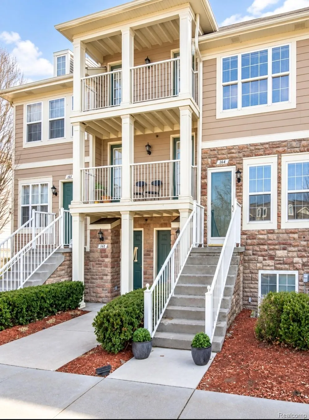 164 Park Green Drive Lake Orion Village, MI 48362