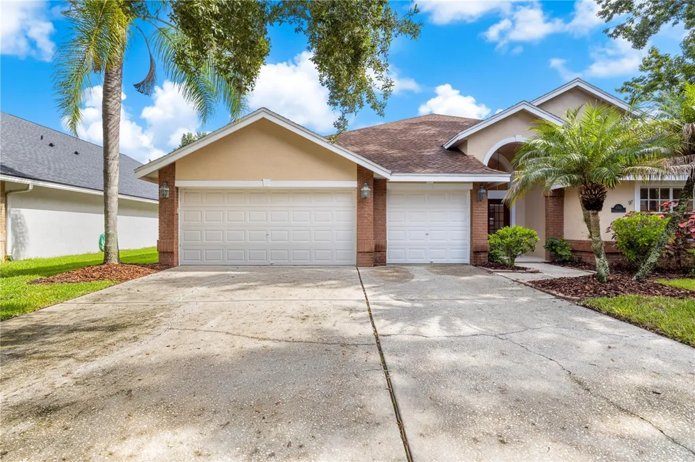 8746 TANTALLON CIRCLE Tampa, FL 33647
