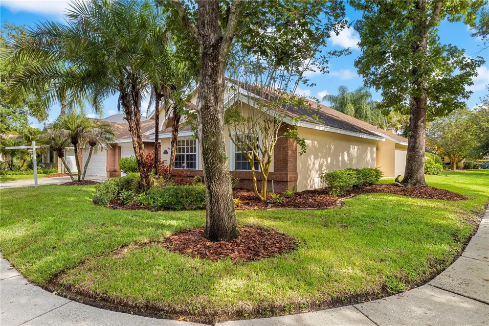 8746 TANTALLON CIRCLE Tampa, FL 33647