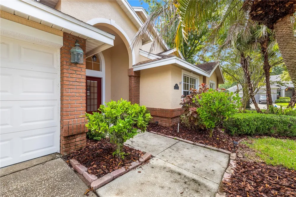 8746 TANTALLON CIRCLE Tampa, FL 33647