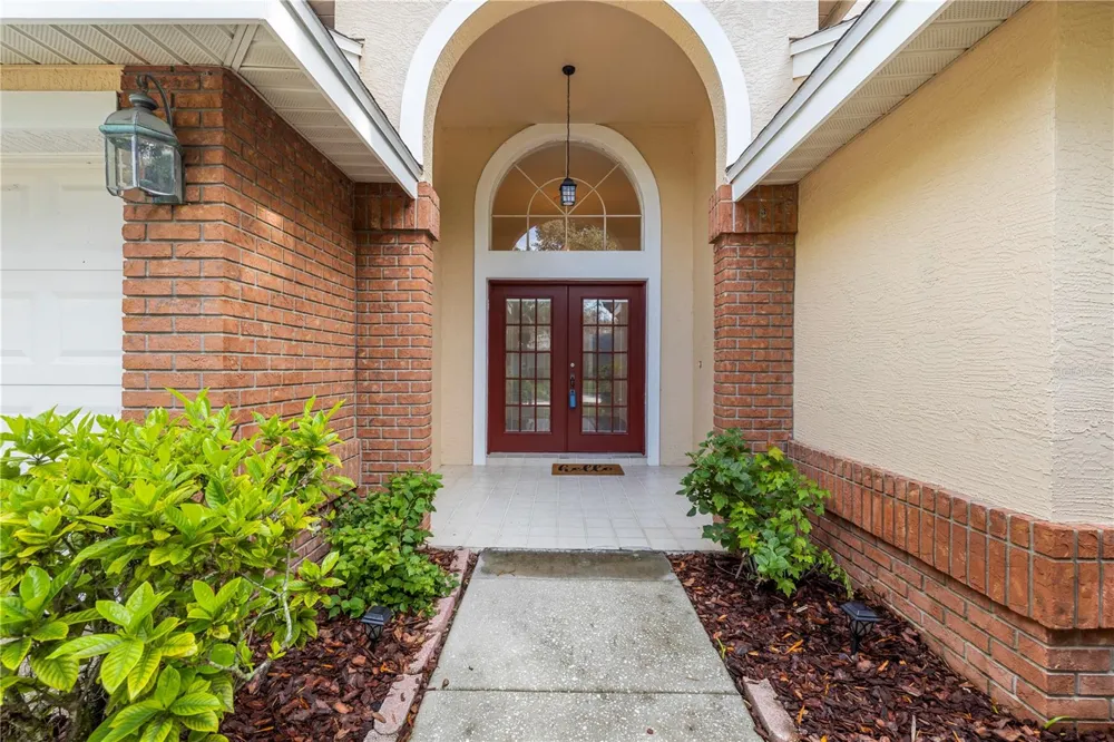 8746 TANTALLON CIRCLE Tampa, FL 33647