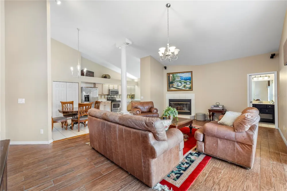 8746 TANTALLON CIRCLE Tampa, FL 33647