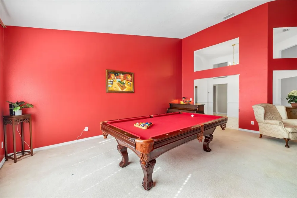 8746 TANTALLON CIRCLE Tampa, FL 33647
