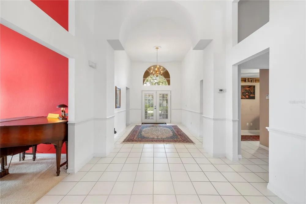8746 TANTALLON CIRCLE Tampa, FL 33647