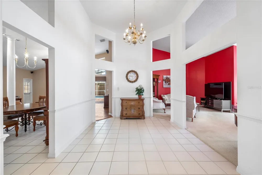 8746 TANTALLON CIRCLE Tampa, FL 33647