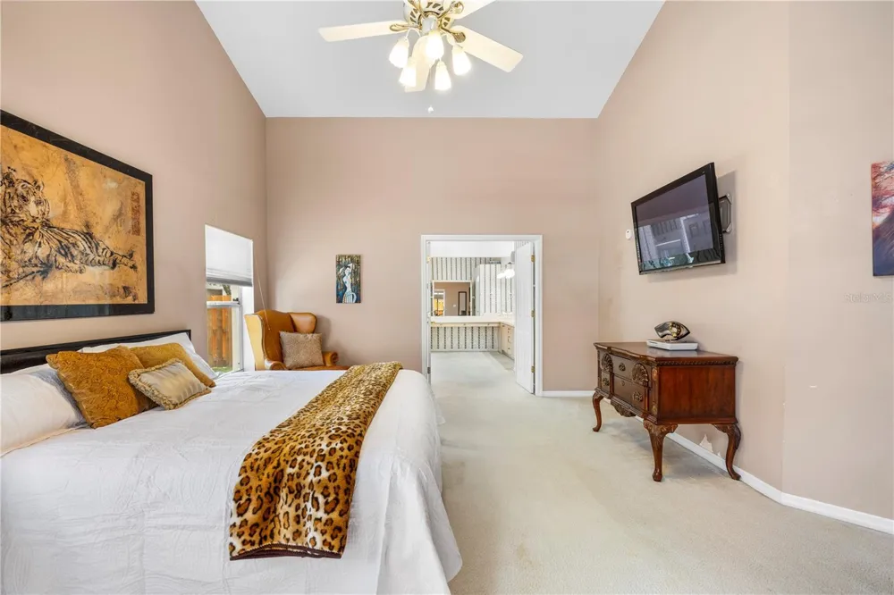 8746 TANTALLON CIRCLE Tampa, FL 33647