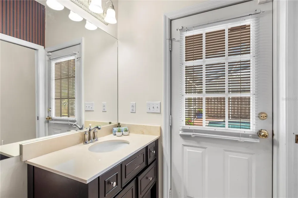 8746 TANTALLON CIRCLE Tampa, FL 33647