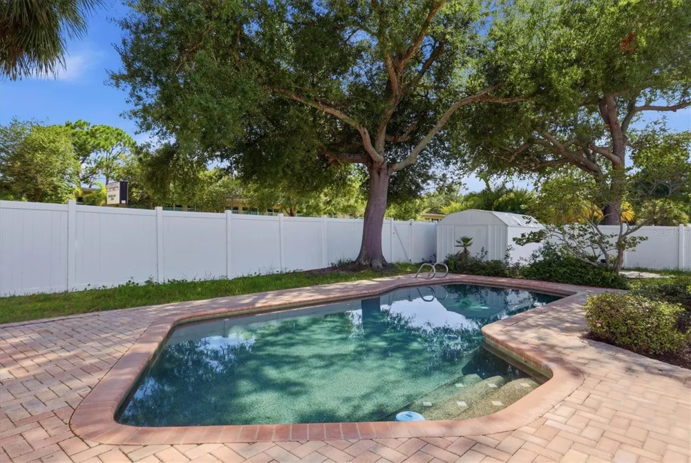 4420 W BAY COURT AVENUE Tampa, FL 33611