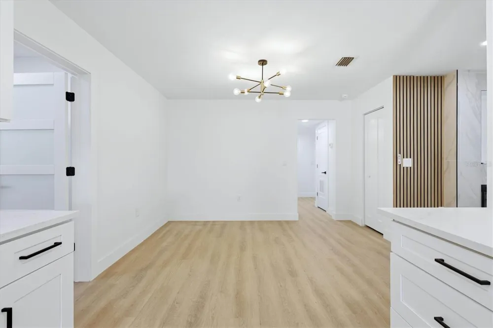4420 W BAY COURT AVENUE Tampa, FL 33611