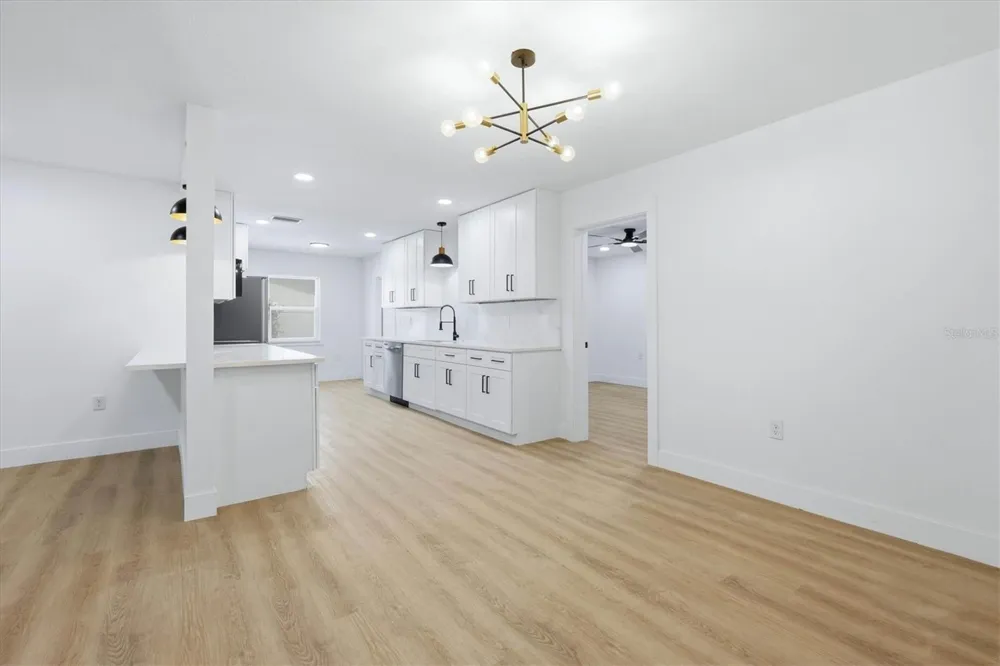 4420 W BAY COURT AVENUE Tampa, FL 33611