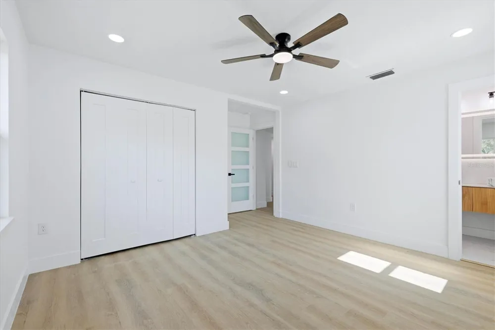 4420 W BAY COURT AVENUE Tampa, FL 33611