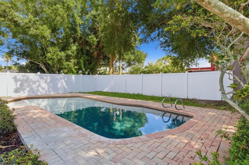 4420 W BAY COURT AVENUE Tampa, FL 33611