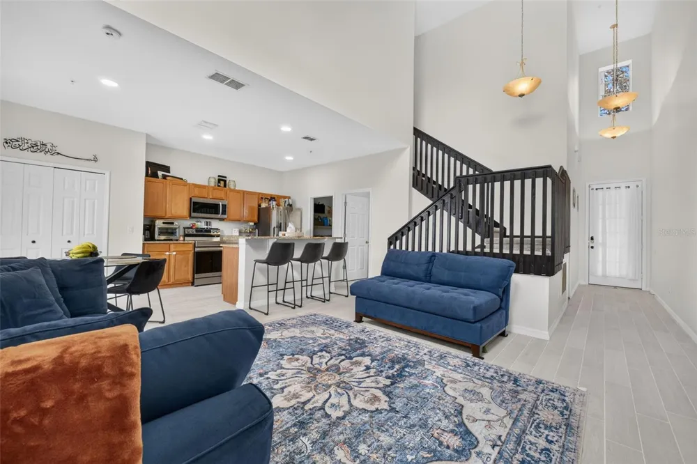 6086 CHAPLEDALE DR Orlando, FL 32829