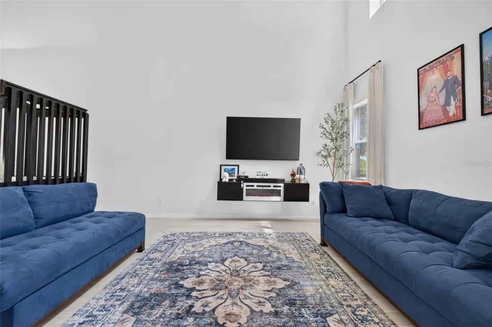 6086 CHAPLEDALE DR Orlando, FL 32829