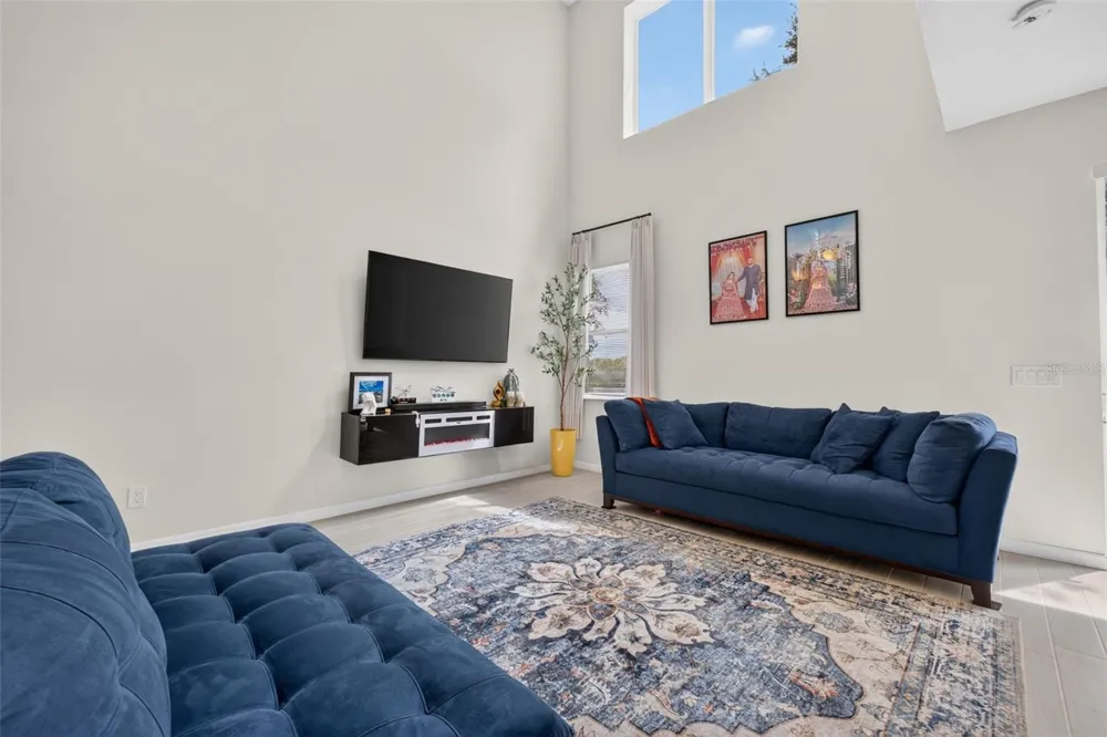 6086 CHAPLEDALE DR Orlando, FL 32829