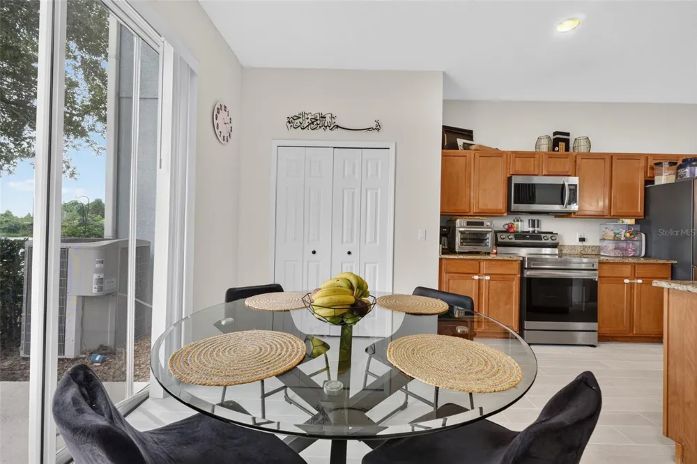 6086 CHAPLEDALE DR Orlando, FL 32829