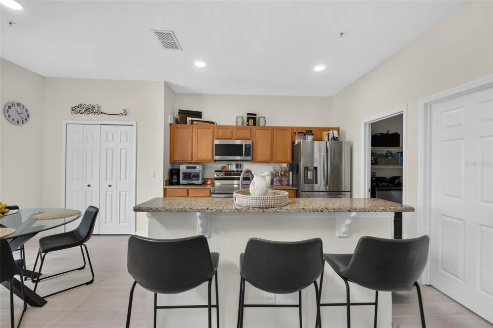 6086 CHAPLEDALE DR Orlando, FL 32829