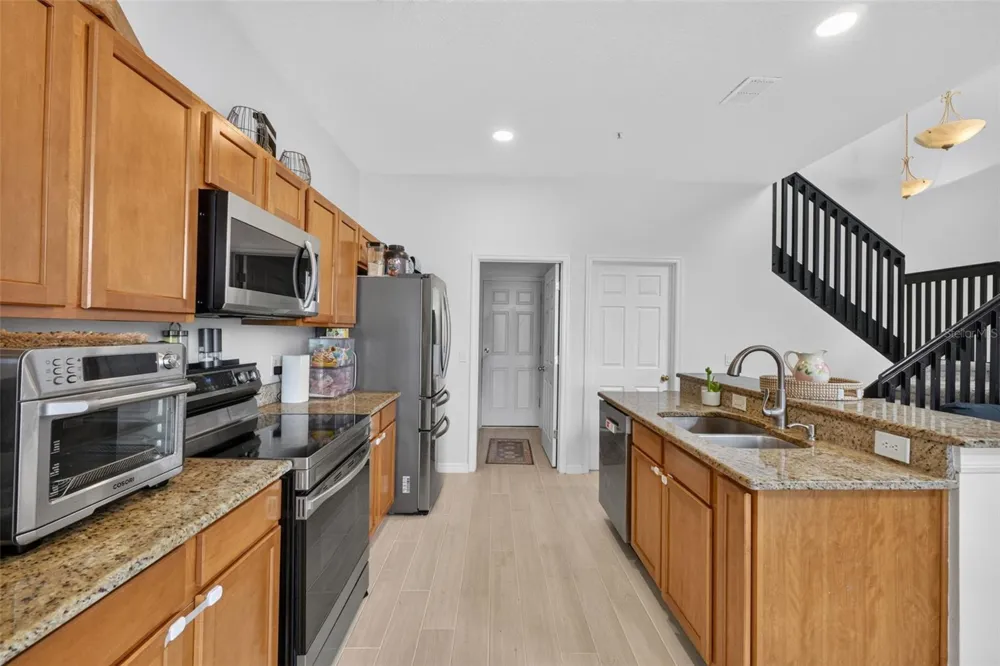 6086 CHAPLEDALE DR Orlando, FL 32829