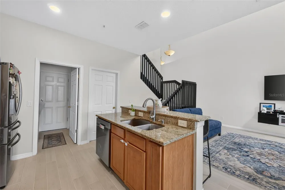 6086 CHAPLEDALE DR Orlando, FL 32829