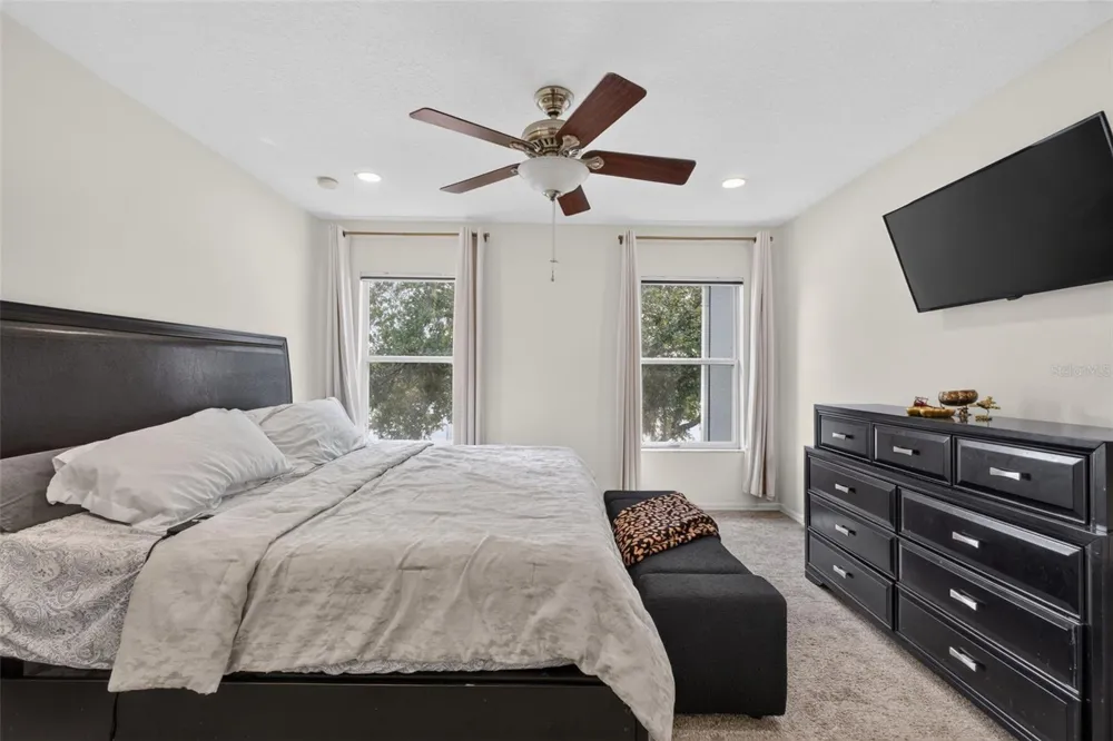 6086 CHAPLEDALE DR Orlando, FL 32829