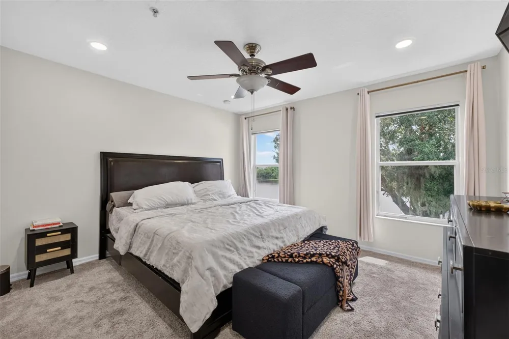 6086 CHAPLEDALE DR Orlando, FL 32829