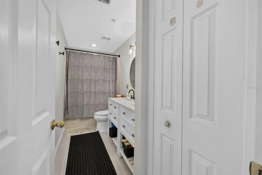 6086 CHAPLEDALE DR Orlando, FL 32829