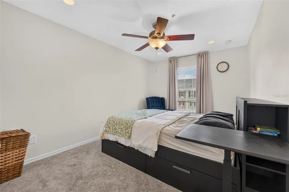 6086 CHAPLEDALE DR Orlando, FL 32829