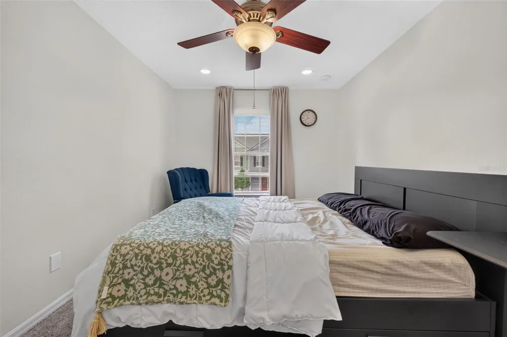 6086 CHAPLEDALE DR Orlando, FL 32829
