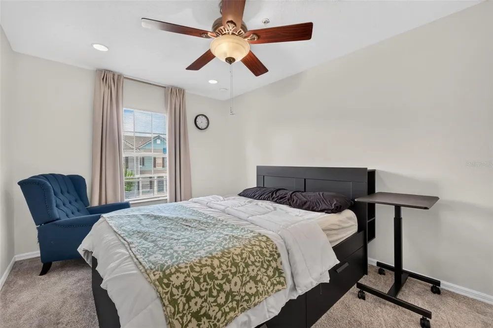 6086 CHAPLEDALE DR Orlando, FL 32829