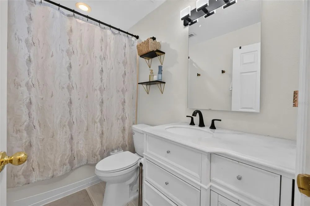 6086 CHAPLEDALE DR Orlando, FL 32829