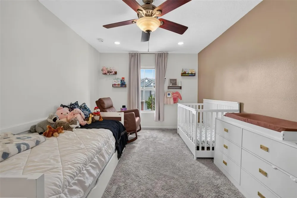 6086 CHAPLEDALE DR Orlando, FL 32829