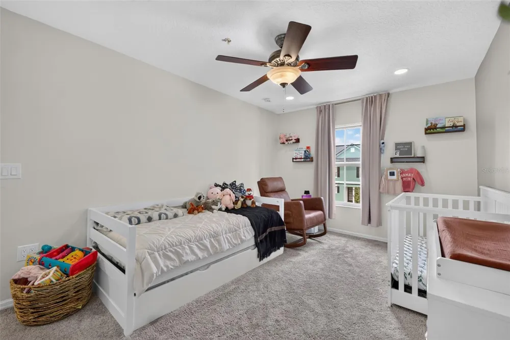 6086 CHAPLEDALE DR Orlando, FL 32829