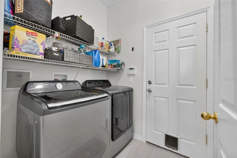 6086 CHAPLEDALE DR Orlando, FL 32829