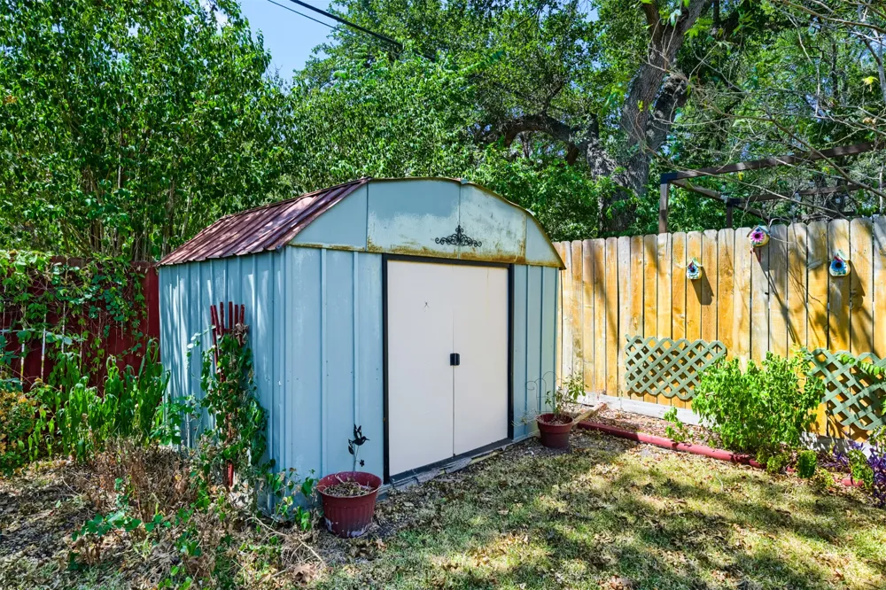 7112 Windrift Way Austin, TX 78745