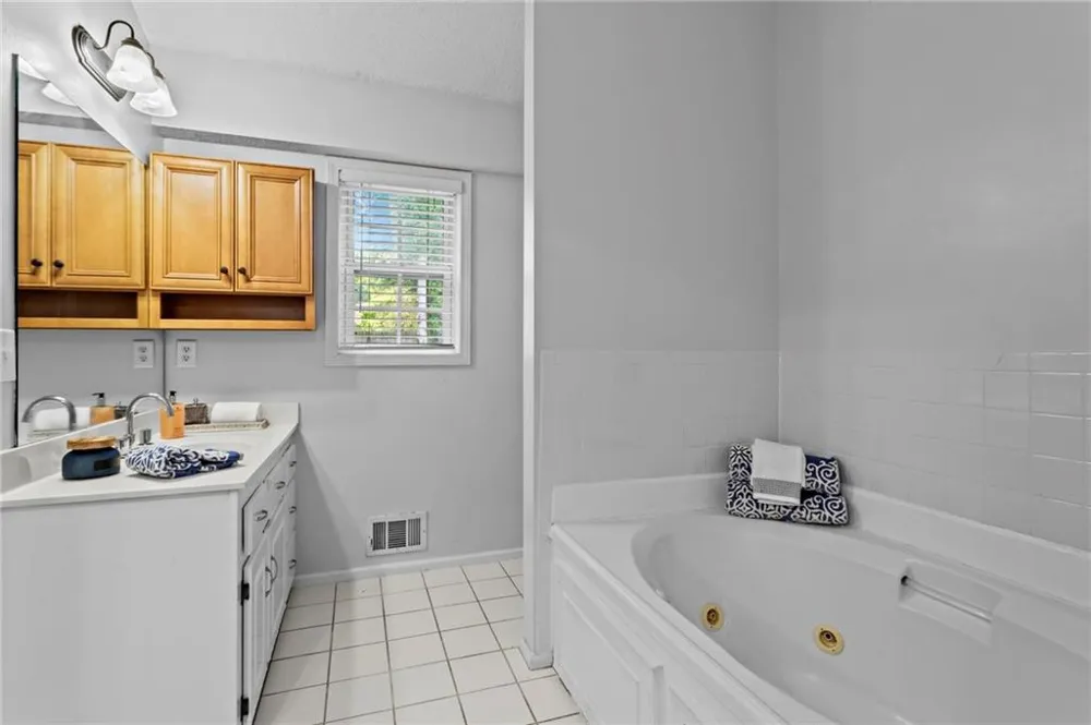402 Township Lane Woodstock, GA 30189