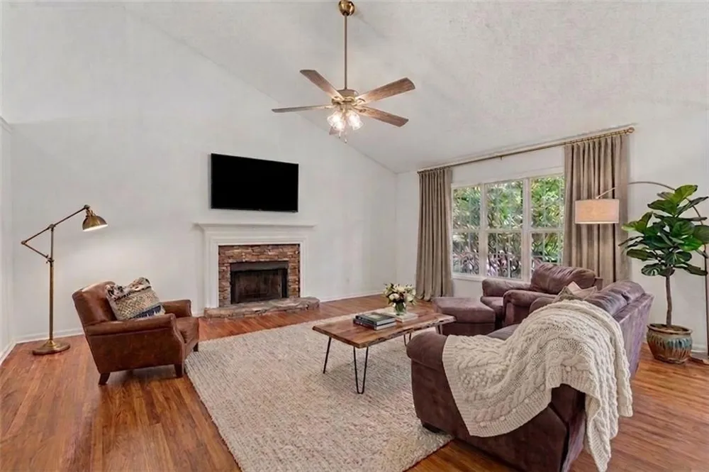 402 Township Lane Woodstock, GA 30189