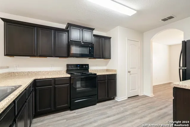 3923 SOUTHTON VW San Antonio, TX 78222