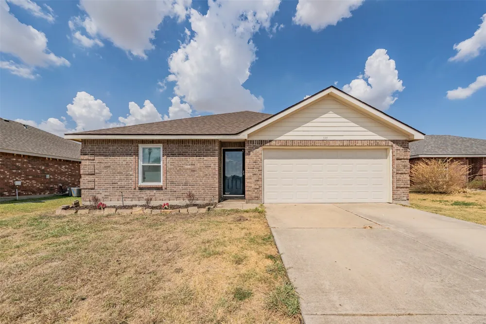 135 Ringneck Drive Sanger, TX 76266