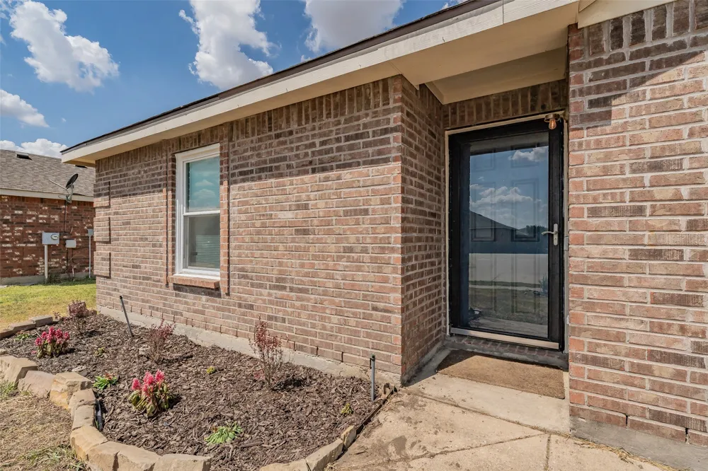 135 Ringneck Drive Sanger, TX 76266