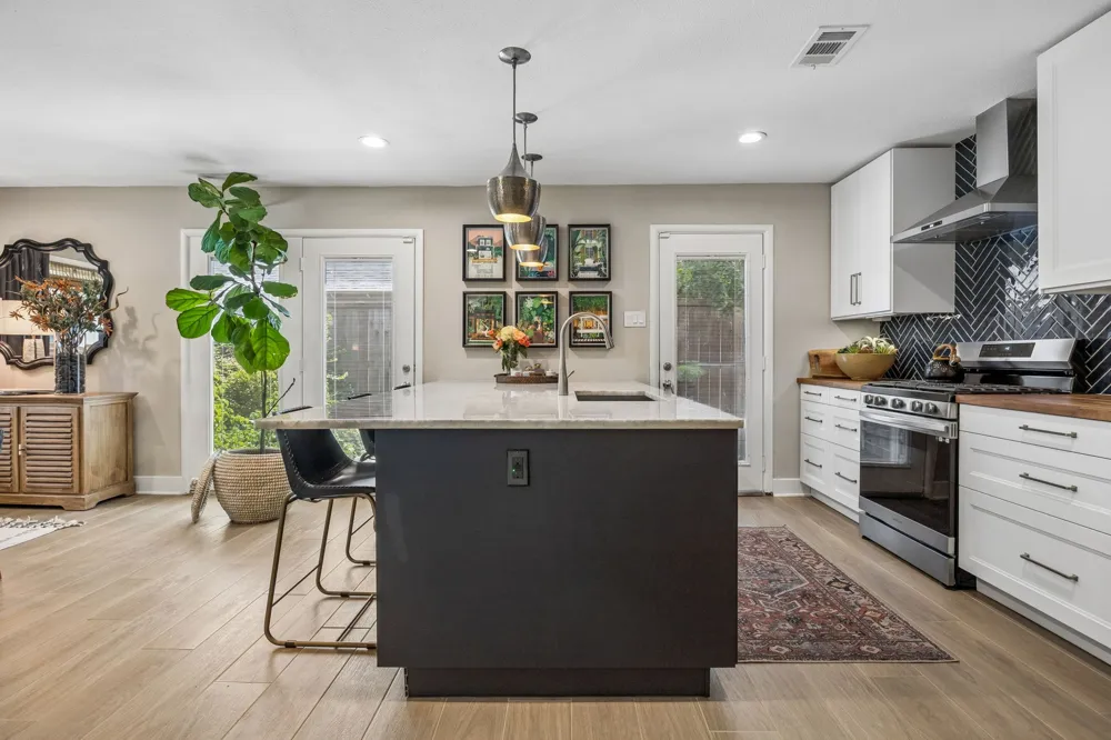 11333 Park Central Place Dallas, TX 75230