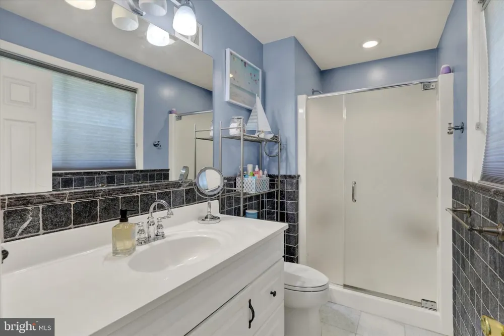 932 STEWART AVENUE Springfield, PA 19064