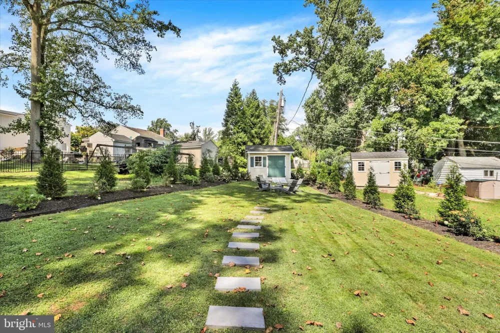 932 STEWART AVENUE Springfield, PA 19064