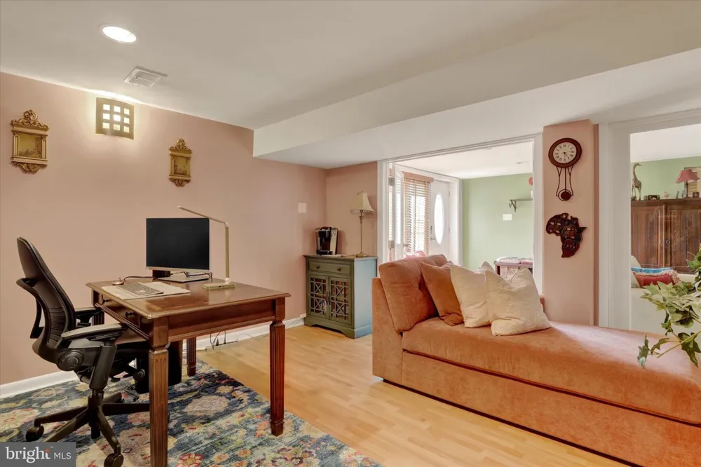 932 STEWART AVENUE Springfield, PA 19064