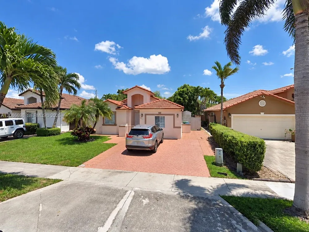 8010 NW 186th Ter Hialeah, FL 33015