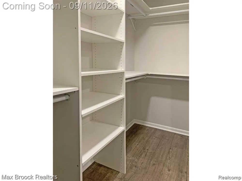 42160 E Woodward Avenue #11 Bloomfield Charter Township, MI 48304