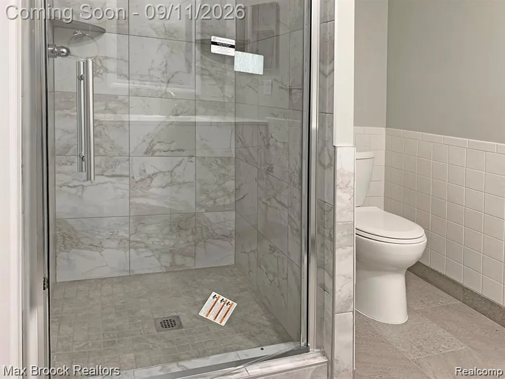 42160 E Woodward Avenue #11 Bloomfield Charter Township, MI 48304