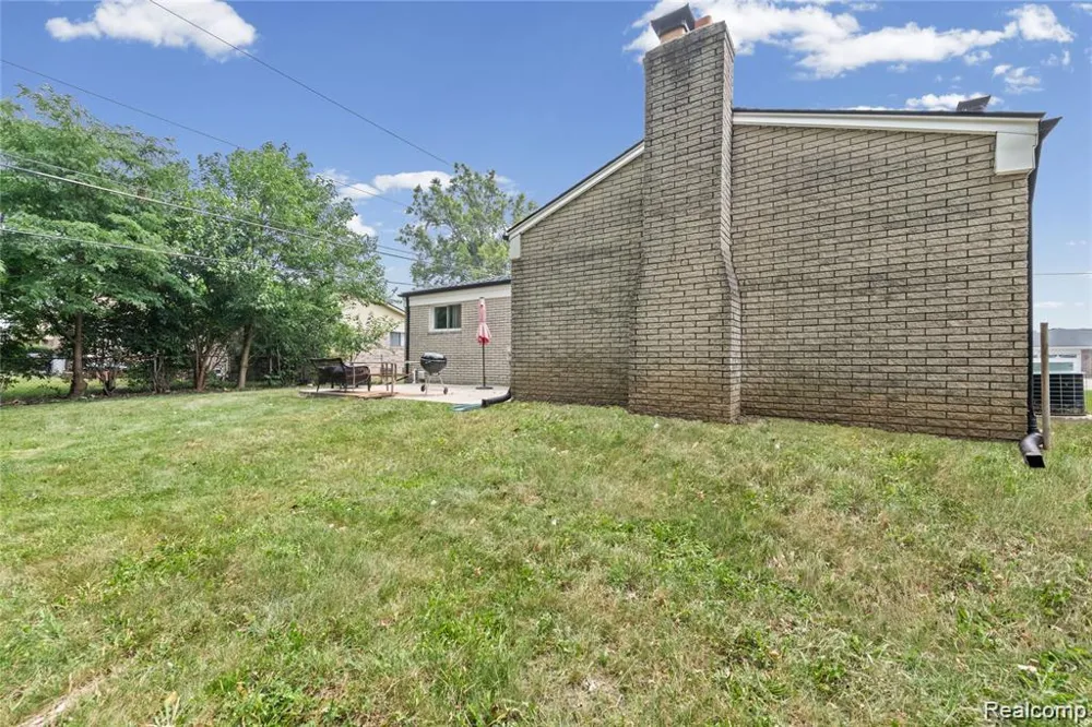 4051 Dickson Drive Sterling Heights City, MI 48310